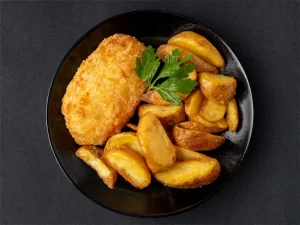 Котлета куриная филейная с печеным картофелем