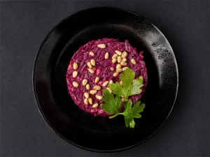 Салат из печеной свеклы с черносливом
