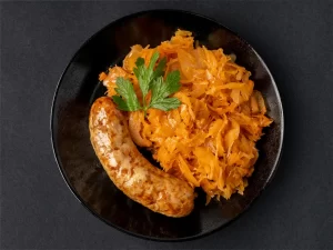 купаты куриные с тушеной капустой